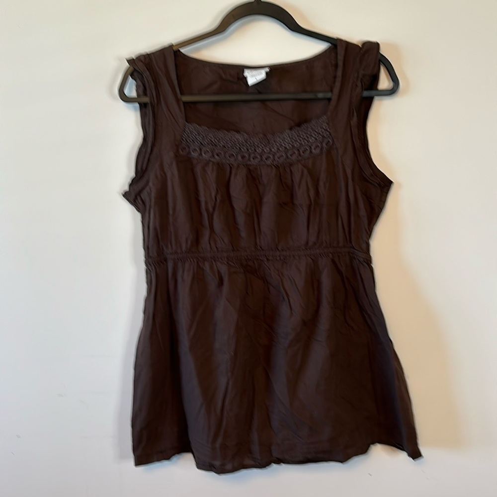 Oh baby by motherhood brown sleeveless top size L